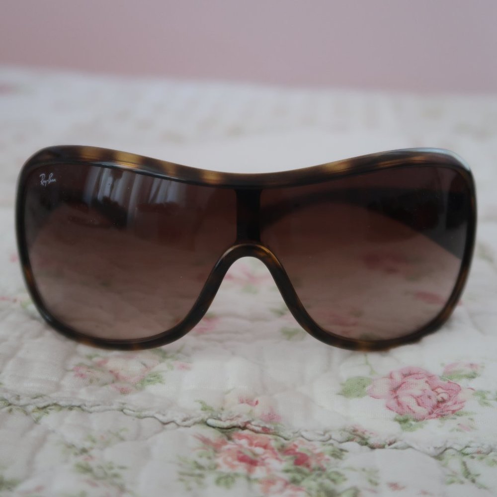 Authentic Ray-Ban Oversized Rectangle Brown Tortoise Sunglasses - Picture 2 of 4